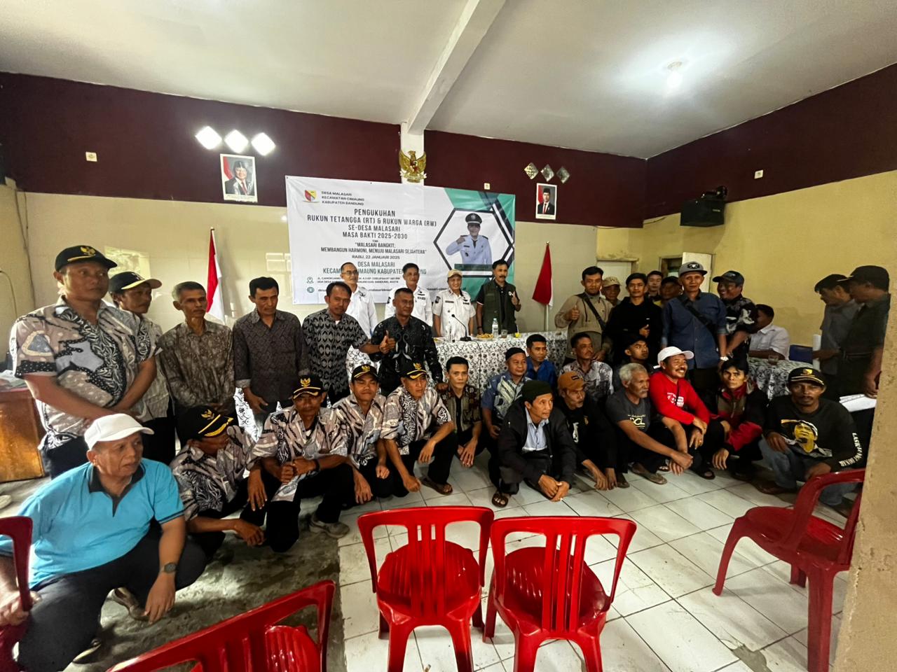 pengukuhan-ketua-rt-dan-ketua-rw-di-desa-malasari